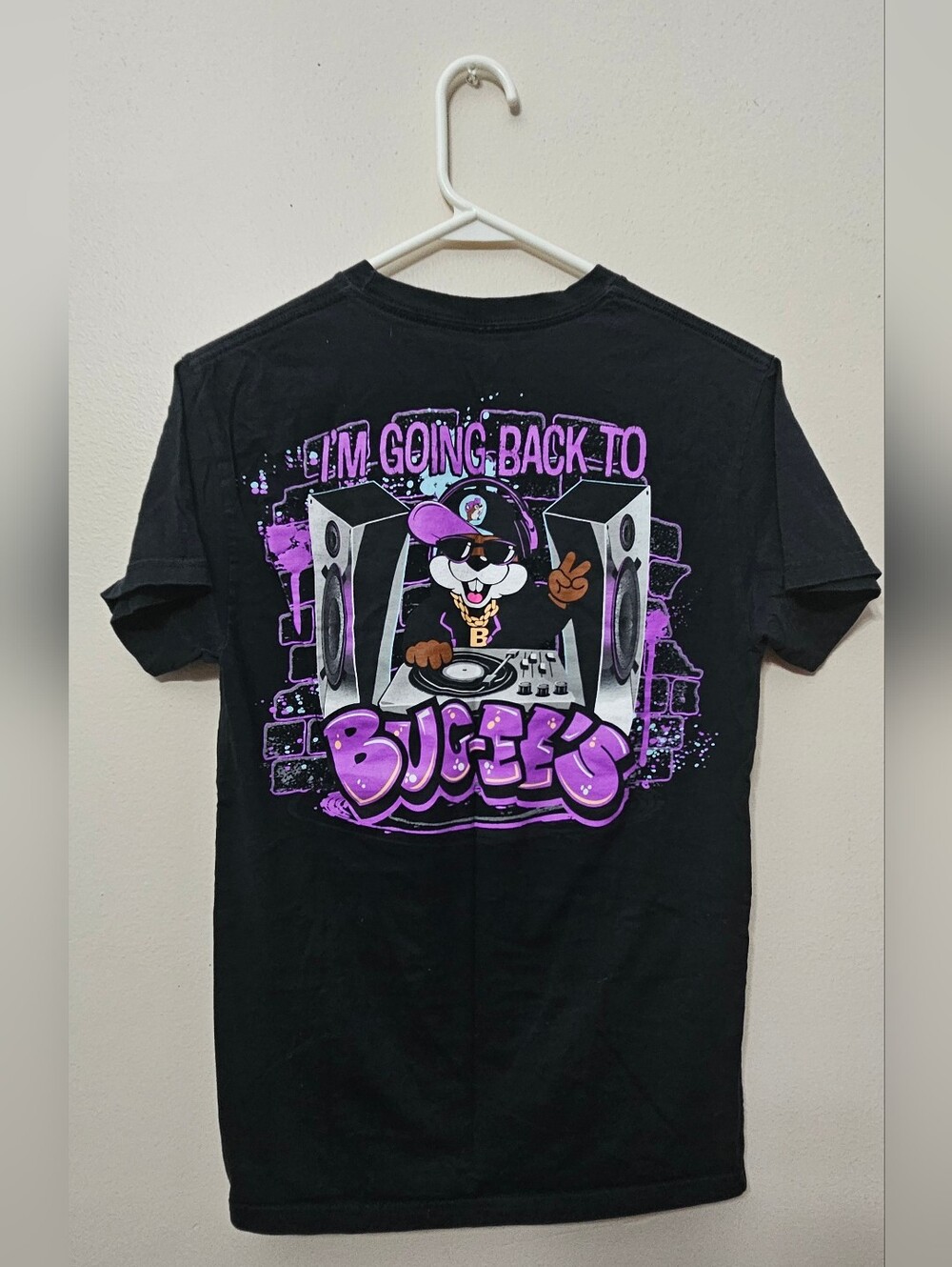 Bucee's Size Small TShirt